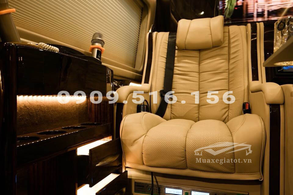 ford limousine dac biet vip muaxegiatot vn 12 - Trải nghiệm "Du thuyền mặt đất" Ford Transit Limousine