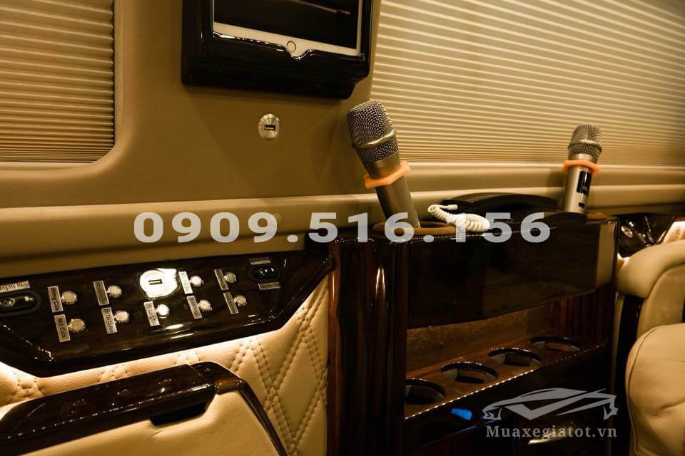 ford limousine dac biet vip muaxegiatot vn 13 - Trải nghiệm "Du thuyền mặt đất" Ford Transit Limousine