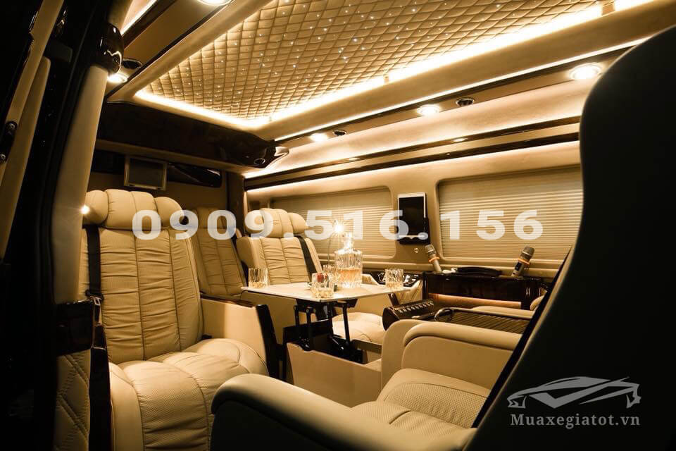 ford limousine dac biet vip muaxegiatot vn 18 - Trải nghiệm "Du thuyền mặt đất" Ford Transit Limousine