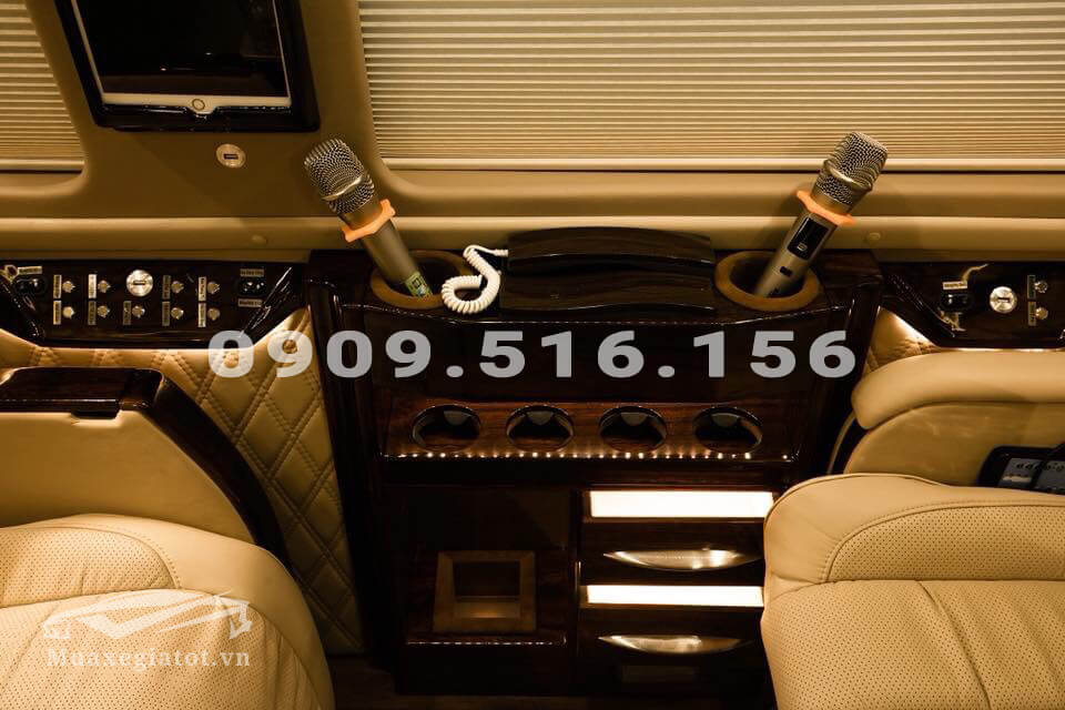 Ford Transit Limousine 2018 thiết kế quầy bar mini phục vụ giải trí ngay trên xe 