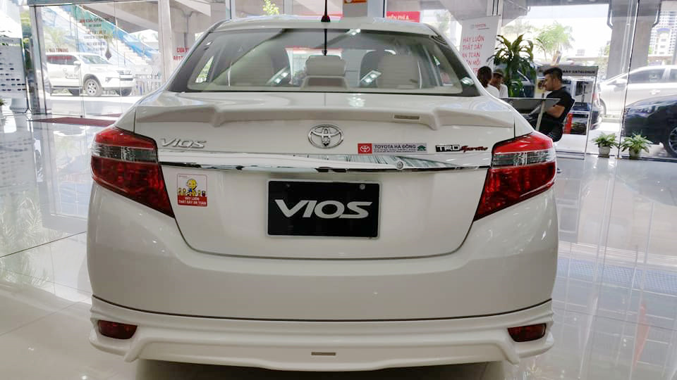 vios trd muaxegiatot vn duoi xe - Toyota Vios TRD và Nissan Almera XV Premium, Xe thể thao nào đáng mua?