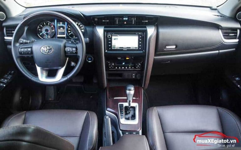 Nội thất cao cấp của Fortuner 2019 