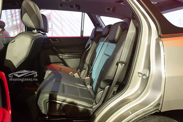 hang ghe thu hai ford everest 2018 2019 titanium 20 at 1cau muaxegiatot vn - So sánh Ford Everest Bi turbo với Nissan Tera cao cấp