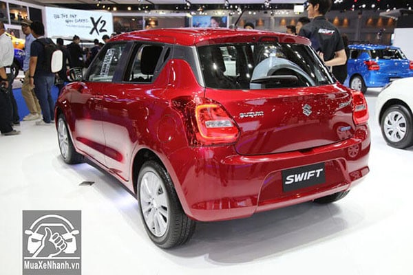 duoi xe suzuki swift 2019 muaxenhanh vn 4 - So sánh Toyota Yaris 2021 với Suzuki Swift 2021 bản nâng cấp