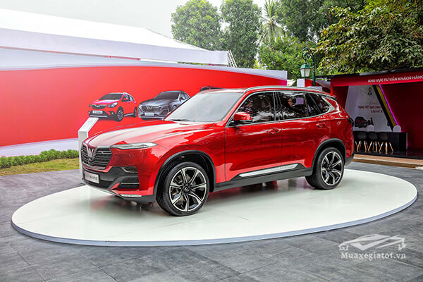 hong-xe-vinFast-lux-sa20-2019-suv-muaxenhanh-vn-4