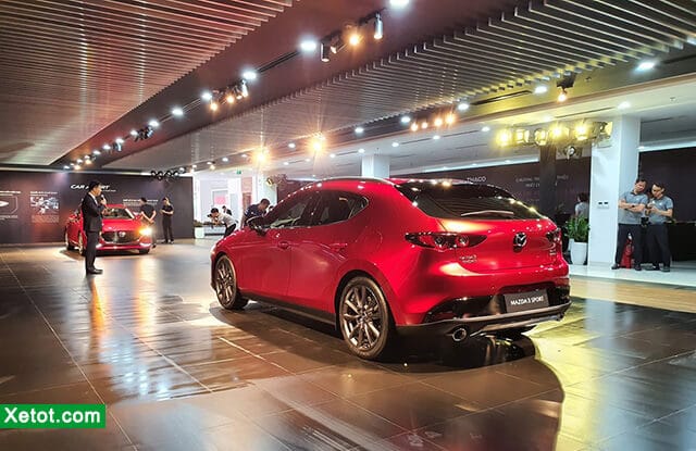 duoi xemazda 3 2020 hatchback muaxenhanh vn - Mazda 3 2022: Thông số, Giá lăn bánh & Mua trả góp
