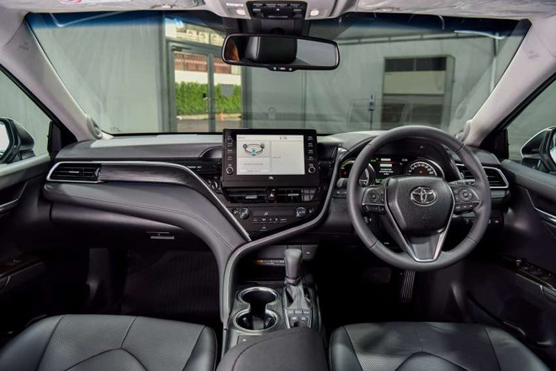 Noi that xe Hybrid xe Toyota Camry 2022 Thailand 2.5 HEV giaxehoi vn 800x534 1 - Đánh giá Toyota Camry Hybrid 2022 (2.5HV): Thêm loạt trang bị mới “đáng đồng tiền bát gạo”