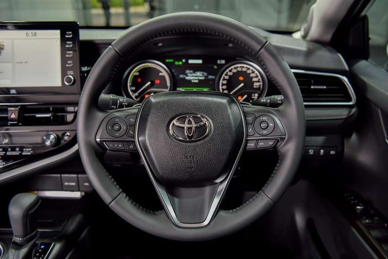 Vo lang xe Hybrid xe Toyota Camry 2022 Thailand 2.5 HEV giaxehoi vn 800x534 1 - Đánh giá Toyota Camry Hybrid 2022 (2.5HV): Thêm loạt trang bị mới “đáng đồng tiền bát gạo”