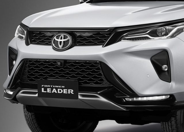 Toyota Fortuner 2022: Thông số, Giá lăn bánh & Mua trả góp