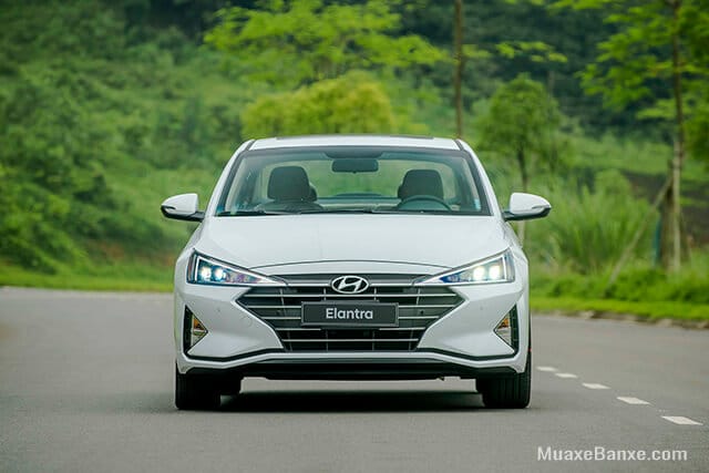 dau xe hyundai elantra 2019 2020 20at muaxegiatot vn - Hyundai Elantra 2022: Thông số, Giá lăn bánh & Mua trả góp