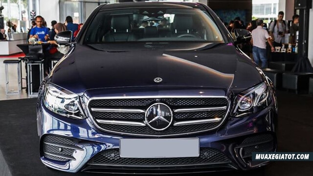 dau xe mercedes e350 amg 2019 2020 muaxenhanh vn - Chi tiết xe Mercedes E350 AMG 2021 kèm giá bán #1