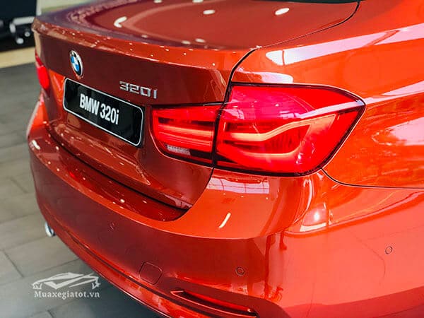 den hau bmw 320i 2018 2019 muaxenhanh vn 7 - BMW 320i 2022: Thông số, Giá lăn bánh & Mua trả góp