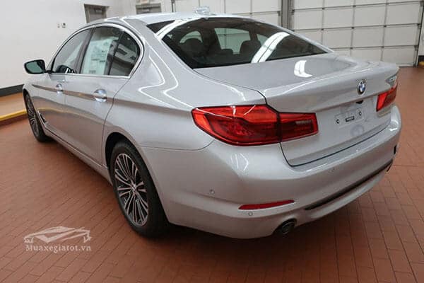 duoi-xe-bmw-520i-2019-2020-g30-muaxenhanh-vn-2