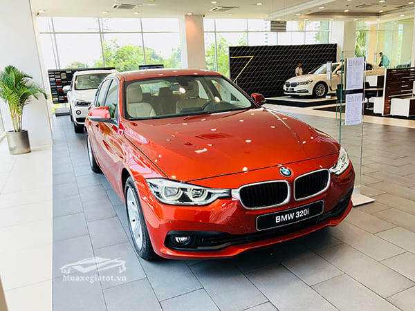 gia-xe-bmw-320i-2018-2019-muaxenhanh-vn