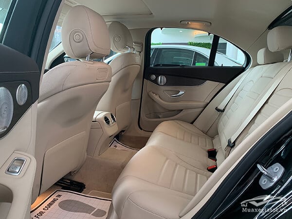 hang ghe sau xe mercedes c200 exclusive 2019 muaxegiatot vn 7 - Đánh giá Mercedes C200 Exclusive 2021 kèm giá bán khuyến mãi #1