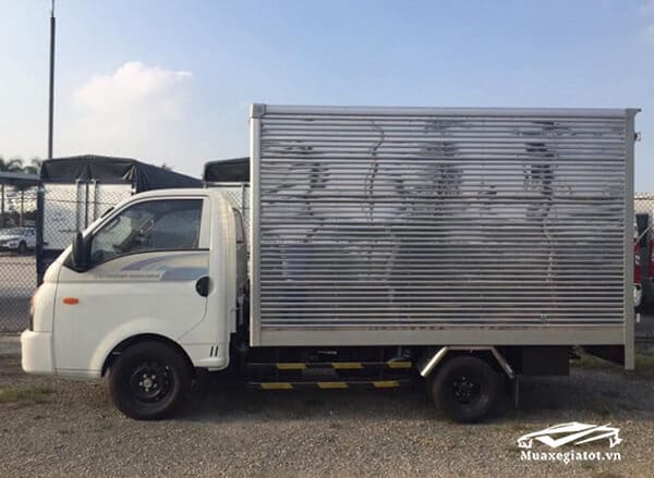 hyundai porter 150 thung kin 2 muaxegiatot vn - Xe tải Hyundai Porter H150 1.5 tấn 2022: Thông số, Giá lăn bánh & Mua trả góp